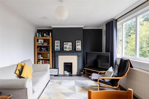 CHAIN FREE | New England Road, Haywards Heath