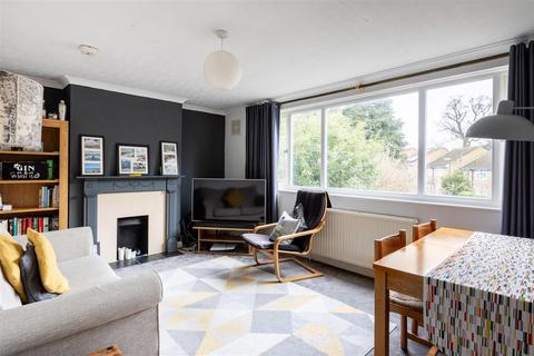2 bedroom flat for sale, CHAIN FREE | New England Road, Haywards Heath