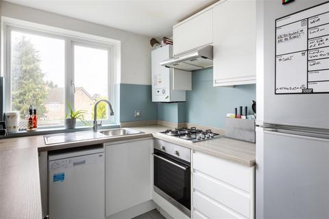 2 bedroom flat for sale, CHAIN FREE | New England Road, Haywards Heath