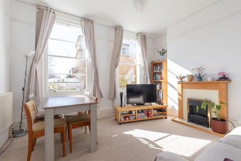 2 bedroom apartment for sale, Carlton Street, Cheltenham, Fairview, GL52