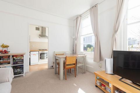 2 bedroom apartment for sale, Carlton Street, Cheltenham, Fairview, GL52