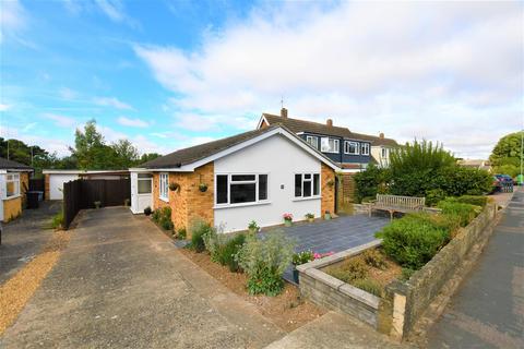 3 bedroom detached bungalow to rent, Rochfort Avenue, Newmarket CB8