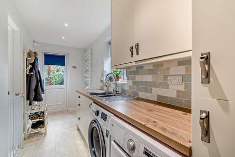 6 Hardwick Close, Oakham, LE15 6FF