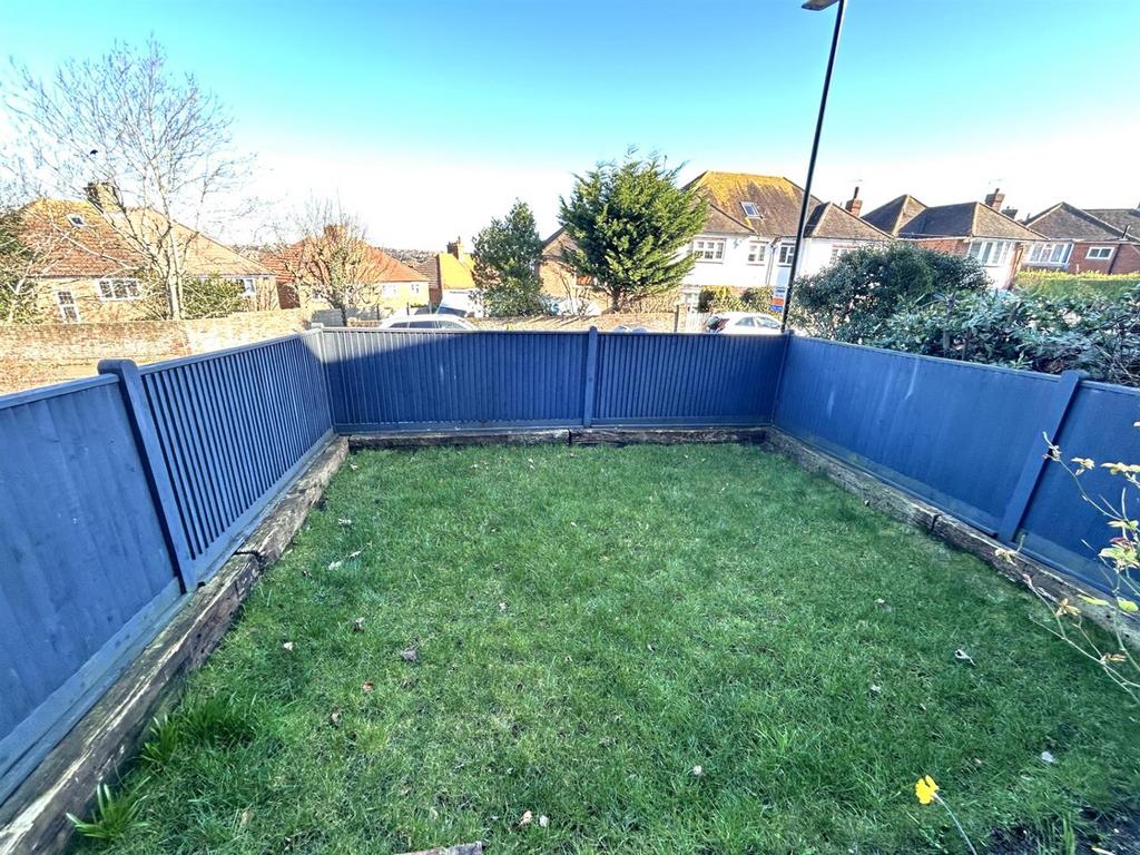 01323 438506