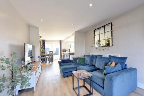 16 Langford Close, Emmer Green, Reading, RG4 8TD