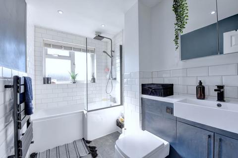 16 Langford Close, Emmer Green, Reading, RG4 8TD