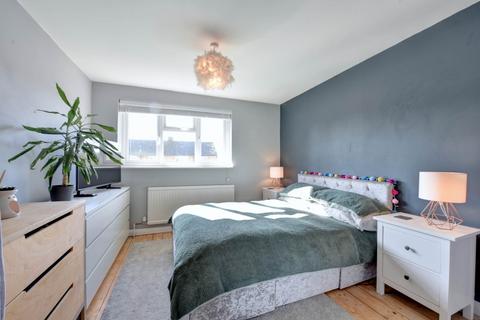 16 Langford Close, Emmer Green, Reading, RG4 8TD