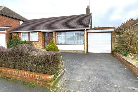 2 bedroom detached bungalow for sale, Roundhills Road, Halesowen B62