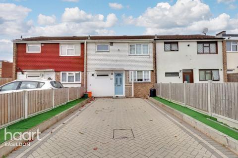 3 bedroom terraced house for sale, Rochester Way, Basildon