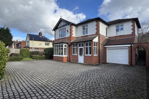 4 bedroom detached house to rent, Aberford Road, Wakefield