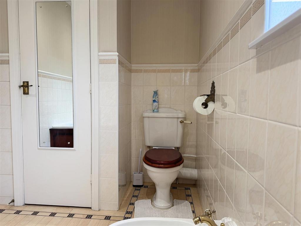 09 BATHROOM 0297.jpg