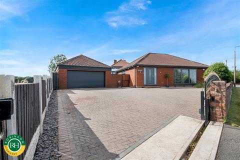 4 bedroom detached bungalow for sale, Scawsby Lane, Scawsby, Doncaster