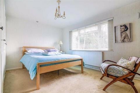 2 bedroom flat for sale, Palmerston Road, Buckhurst Hill IG9