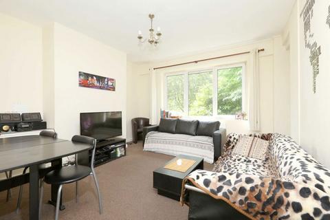 3 bedroom flat to rent, Gernon Road, London E3