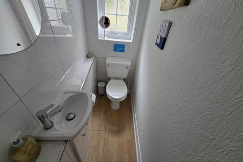 2 bedroom end of terrace house to rent, St. Catherine Street, Ventnor, Isle Of Wight. PO38 1HG