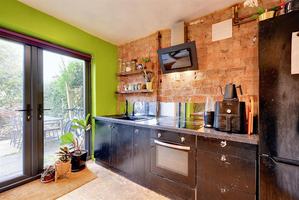 Kitchen Living 1.jpeg