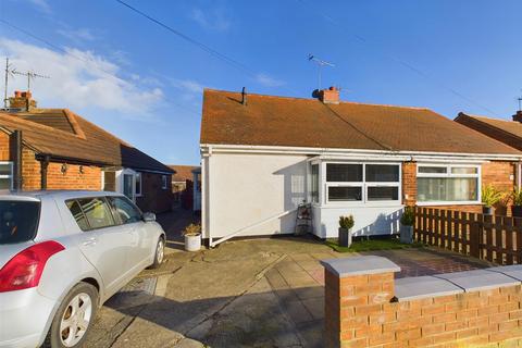 2 bedroom semi-detached bungalow for sale, Bempton Oval, Bridlington