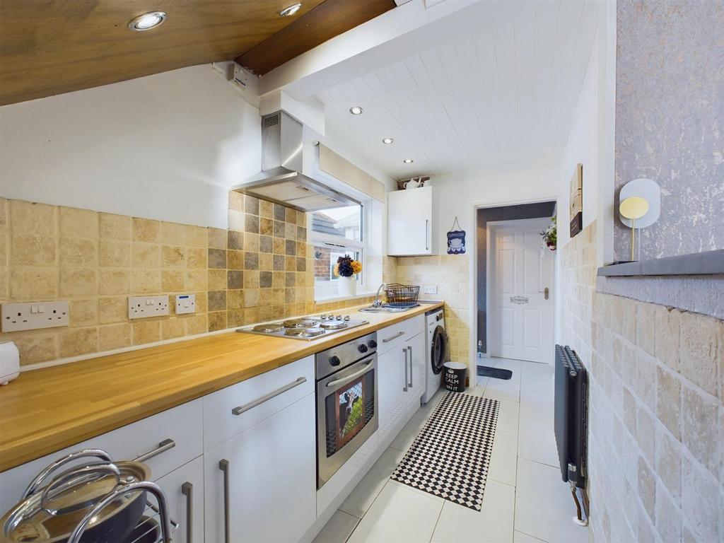 Kitchen: