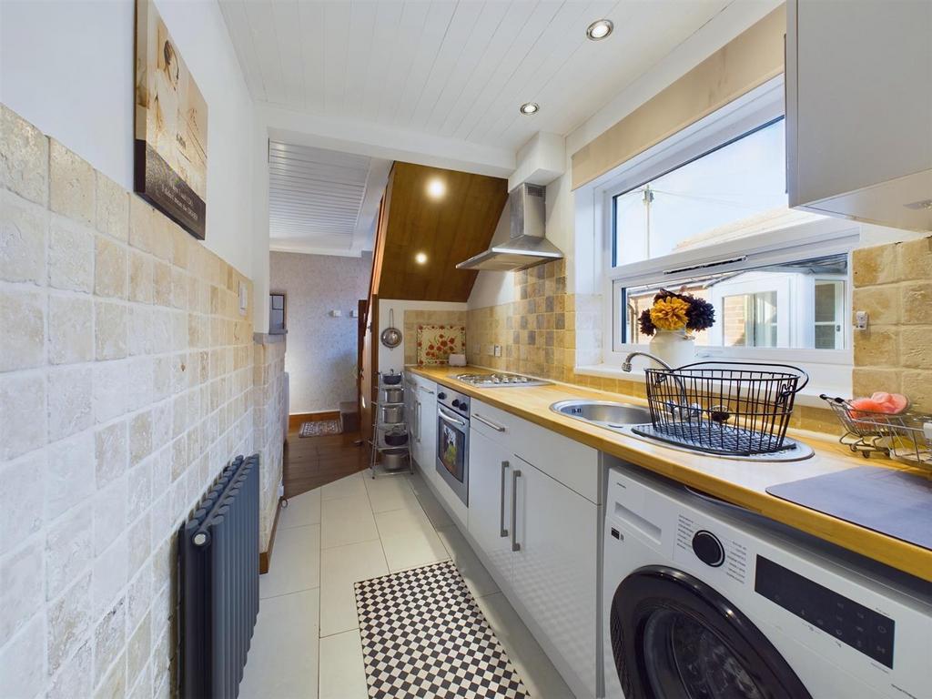 Kitchen: