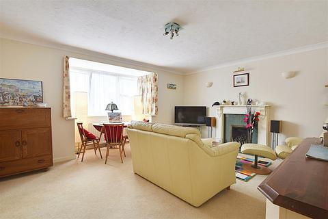 2 bedroom flat for sale, Brassey Road, Bexhill-On-Sea