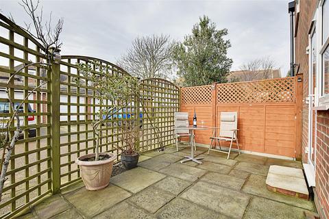 2 bedroom flat for sale, Brassey Road, Bexhill-On-Sea