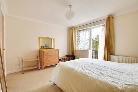 2 bedroom flat for sale, Brassey Road, Bexhill-On-Sea