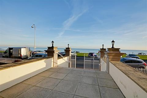 1 bedroom flat for sale, De La Warr Parade, Bexhill-On-Sea