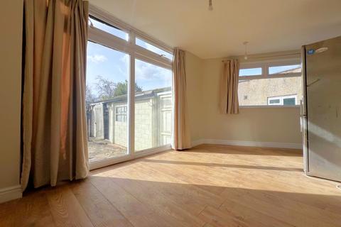 3 bedroom semi-detached house to rent, Allgood Close, Morden, SM4