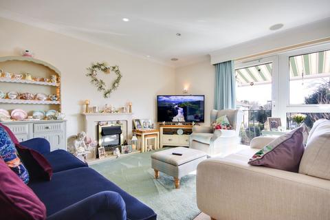 3 bedroom flat for sale, The Cloisters, Belmore Lane, Lymington, SO41