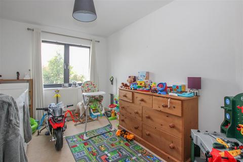 Flat 11, Helen House Rollason Way, Brentwood, CM14 4AQ