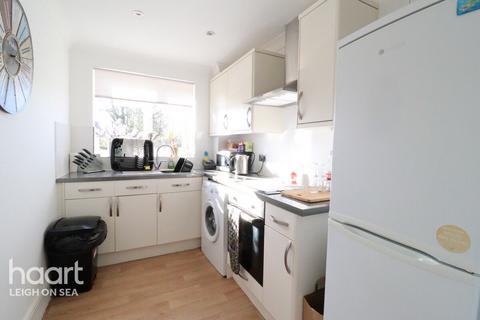 1 bedroom flat for sale, Leigh Road, Leigh-on-Sea