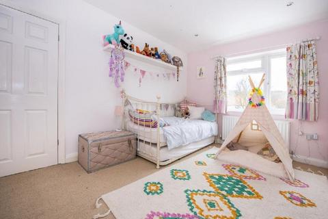 40 Biggin Hill, London, SE19 3HY
