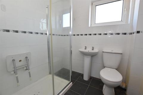 3 bedroom terraced house for sale, Reigate Close, Hull