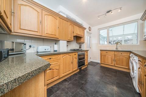 4 Raeburn Avenue, Surbiton, KT5 9DP