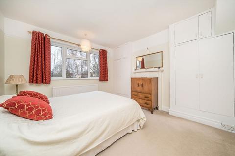 4 Raeburn Avenue, Surbiton, KT5 9DP