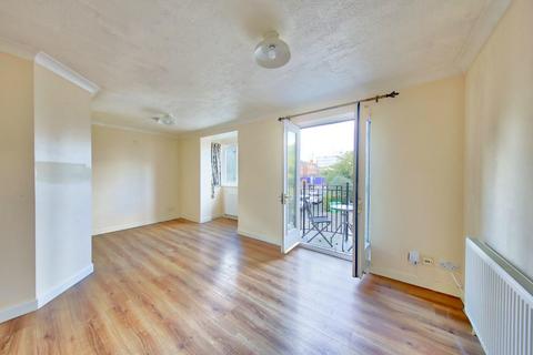 2 bedroom flat for sale, Jemmett Close, Kingston Upon Thames