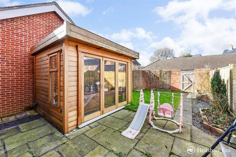 3 bedroom end of terrace house for sale, Wyndham Drive, Romsey, Hampshire