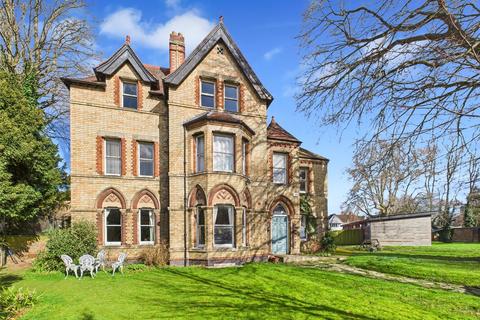 Flat 5, Bewick House, 1 Denmark Road, Gloucester, GL1 3HW