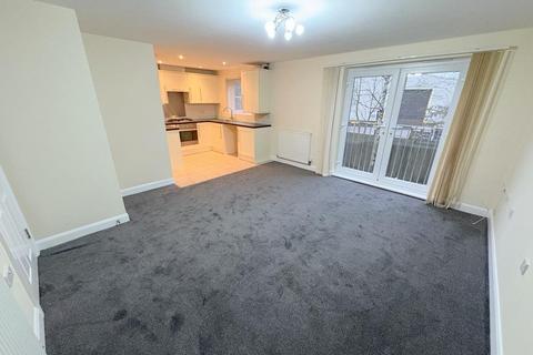 2 bedroom flat to rent, Moss Lane, Bolton BL6