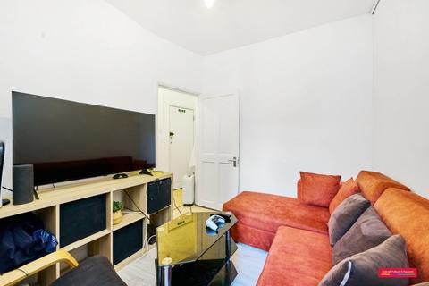 2 bedroom apartment to rent, Albany Road, London SE5