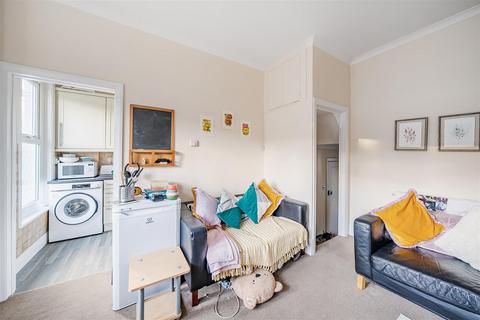 2 bedroom flat to rent, Ravenslea Road, Balham, SW12