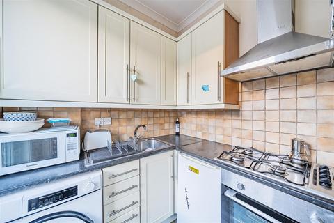 2 bedroom flat to rent, Ravenslea Road, Balham, SW12