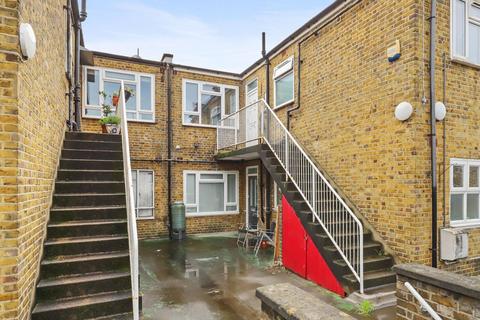 2 bedroom flat for sale, Sydenham Road, London