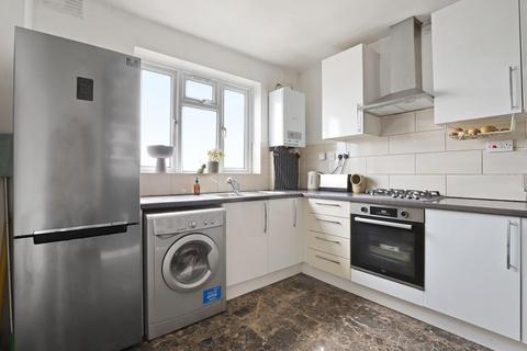 2 bedroom flat for sale, Sydenham Road, London