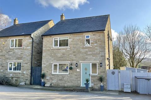 4 bedroom detached house for sale, Sheffield Road, Glossop