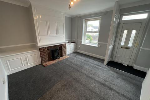 2 bedroom house to rent, Hadfield Road, Glossop SK13