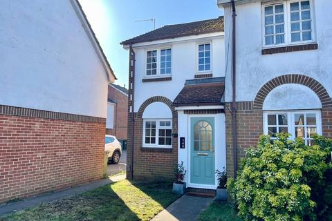 2 bedroom end of terrace house for sale, Shaw Drive, Walton-On-Thames, Surrey