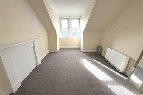 2 bedroom flat to rent, High Street, Paisley