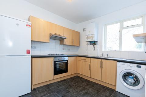 4 bedroom terraced house to rent, Mount Terrace, London E1