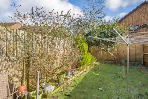 2 Hodges Close, Bagshot, GU19 5QS